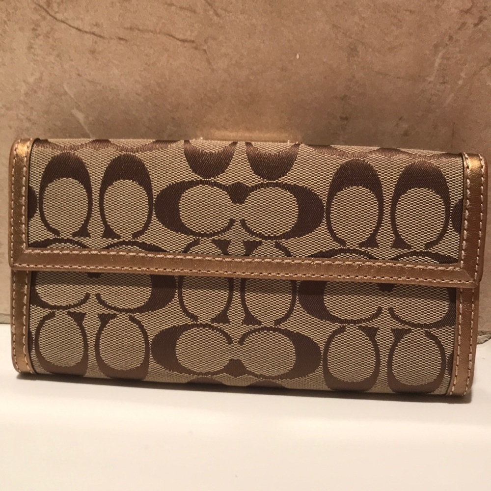 Coach Wallet - Picture 4 of 4